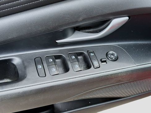 Used 2022 Hyundai Elantra Limited FWD image 20
