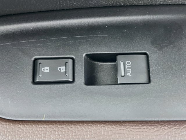 Used 2025 Honda Passport EX-L image 32