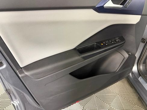 Used 2022 Volkswagen Taos SE image 24