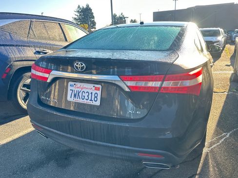 Used 2015 Toyota Avalon image 4