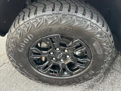 Certified 2023 Chevrolet Silverado 1500 ZR2 w/ Technology Package AWD/4WD image 39