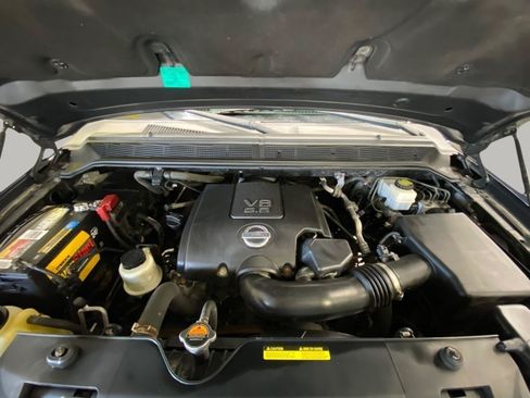 Used 2012 Nissan Titan SV w/ SV Premium Utility Pkg AWD/4WD image 30