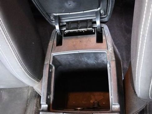 Used 2017 Jeep Wrangler Unlimited Rubicon w/ Connectivity Group image 27