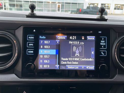 Used 2018 Toyota Tacoma TRD Sport image 16