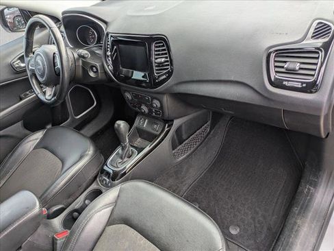 Used 2020 Jeep Compass Latitude image 18