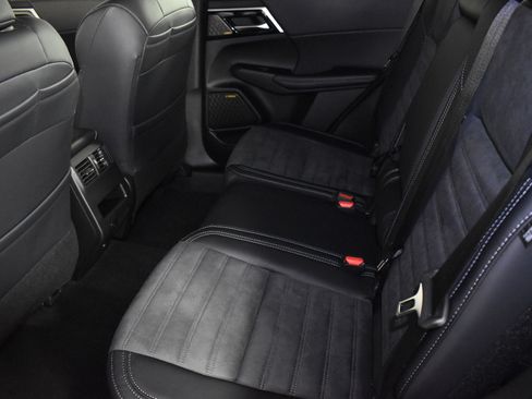 Used 2025 Mitsubishi Outlander SE image 15