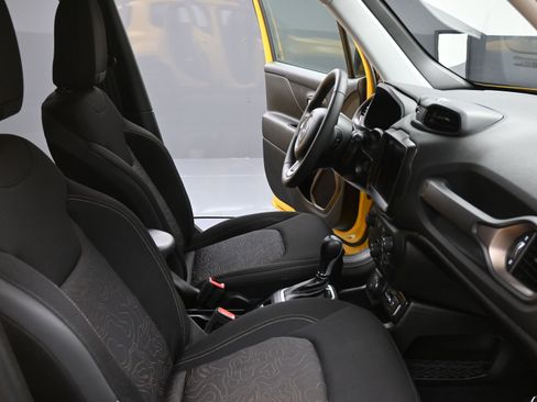 Used 2023 Jeep Renegade Latitude image 19