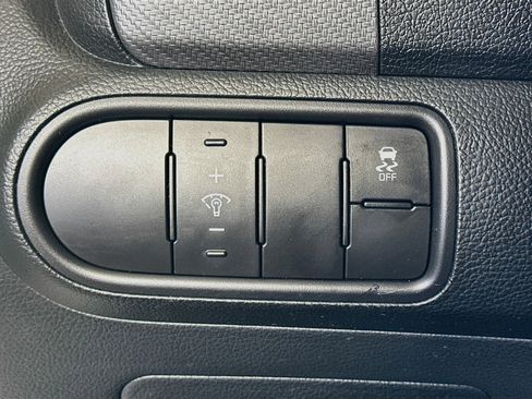 Used 2017 Kia Forte EX FWD image 16