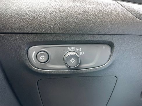 Used 2024 Buick Encore GX Sport Touring FWD image 36