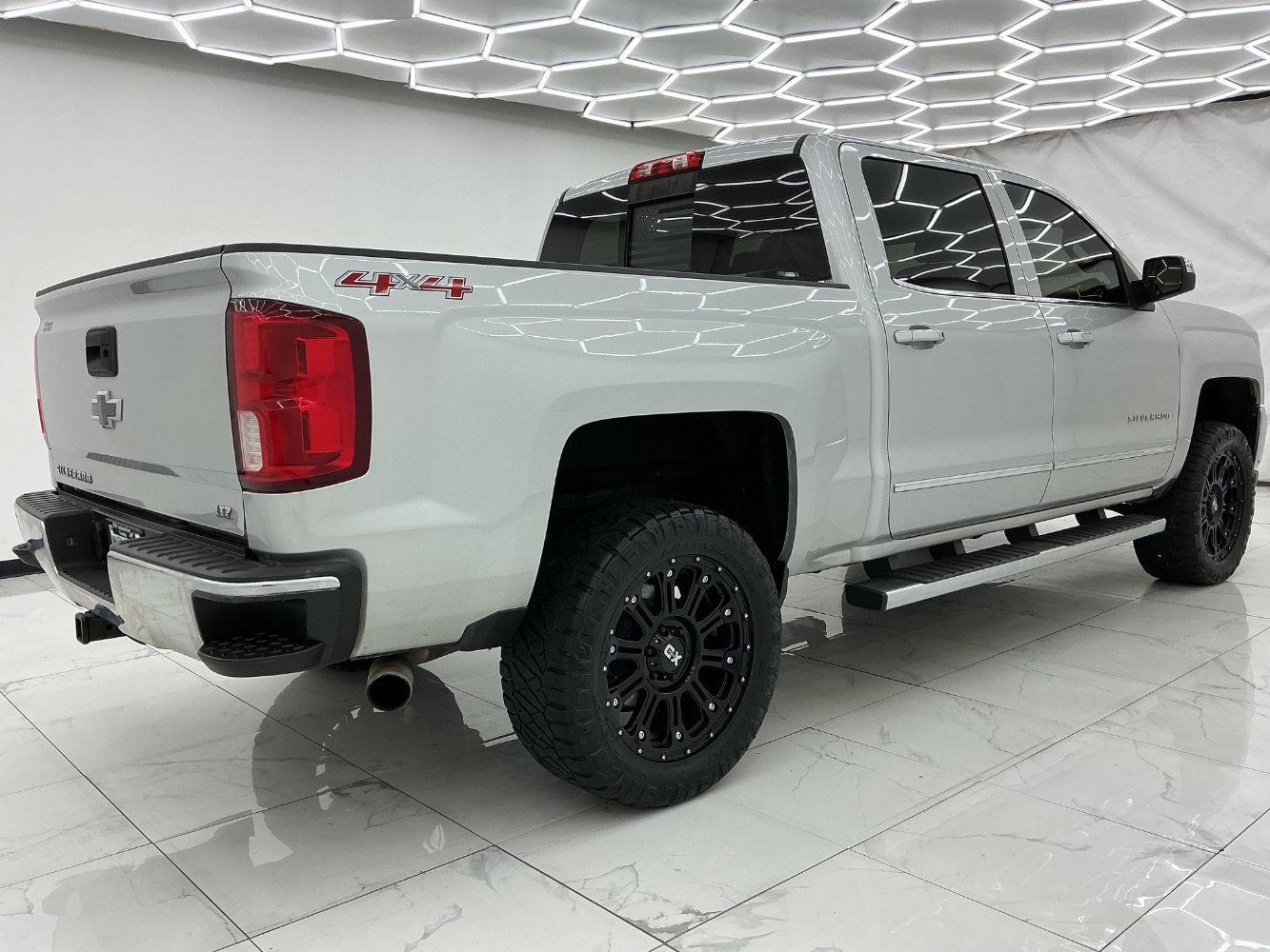 Used 2016 Chevrolet Silverado 1500 LTZ AWD/4WD image 12