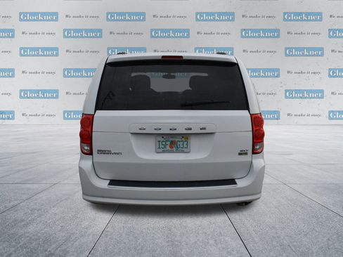 Used 2016 Dodge Grand Caravan SXT image 7