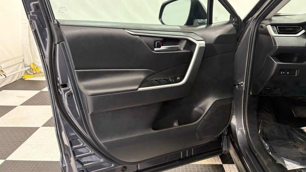 Used 2024 Toyota RAV4 XLE FWD image 14