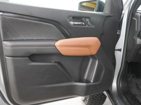 Used 2023 GMC Canyon AT4 w/ AT4 Premium Package AWD/4WD image 17