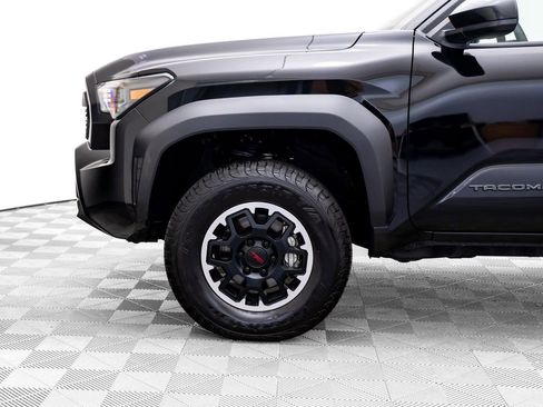 Used 2024 Toyota Tacoma TRD Off-Road image 34
