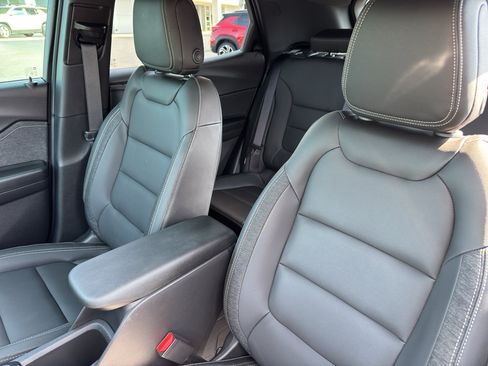 Used 2023 Chevrolet TrailBlazer ACTIV w/ Sun and Liftgate Package FWD image 8