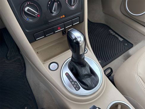 Used 2014 Volkswagen Beetle 2.5 image 21