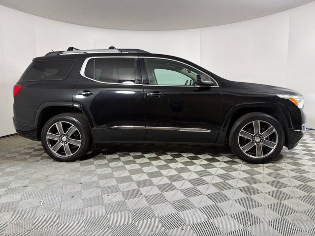 Used 2017 GMC Acadia Denali w/ Technology Package AWD/4WD image 4