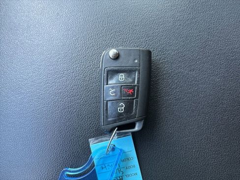 Used 2018 Volkswagen Atlas S image 22