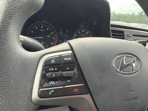 Used 2018 Hyundai Elantra SE FWD image 23