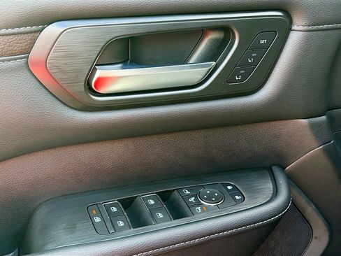 New 2026 Nissan Armada SL w/ Captain's Chari Seat Package RWD image 19