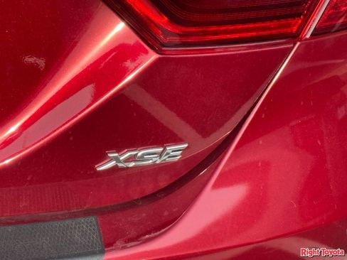 Used 2018 Toyota Camry XSE w/ Driver Assist Package image 11