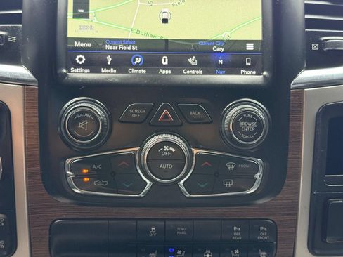 Used 2018 RAM 1500 Laramie w/ Convenience Group AWD/4WD image 47