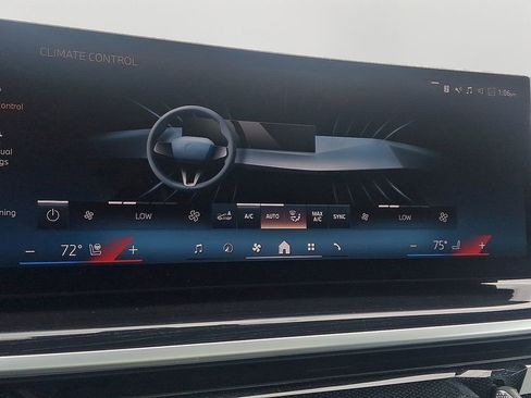 Certified 2024 BMW X7 xDrive40i w/ M Sport Package image 18