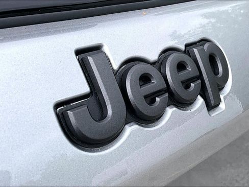 Used 2024 Jeep Compass Trailhawk AWD/4WD image 33