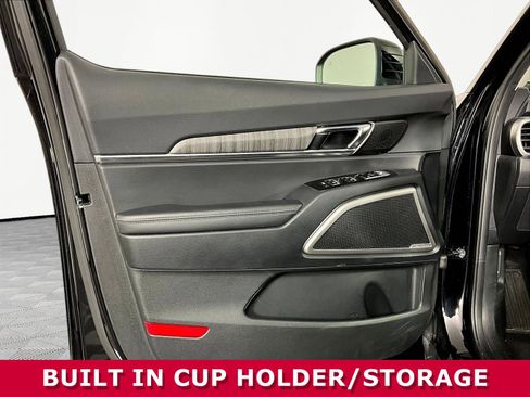 Used 2024 Kia Telluride EX w/ EX Captain's Chair Package FWD image 19