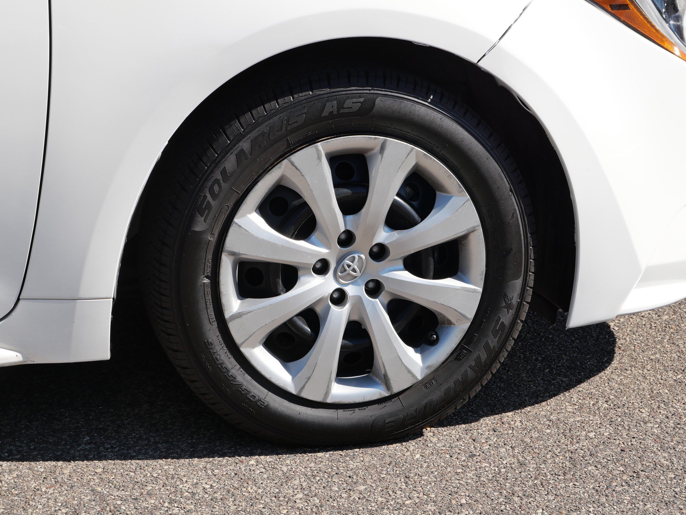 Used 2021 Toyota Corolla LE FWD image 15