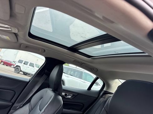 Used 2024 Volvo S60 B5 Core FWD image 14