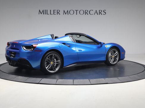 Used 2017 Ferrari 488 Spider RWD image 8