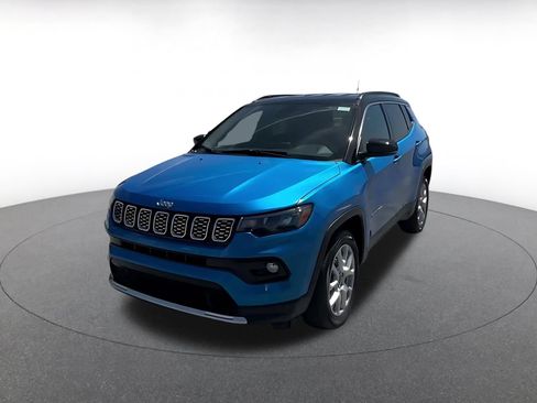 Used 2025 Jeep Compass Limited AWD/4WD image 7