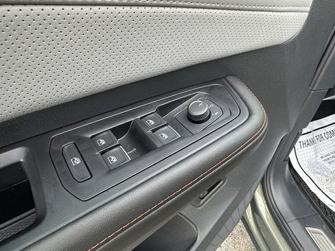 Used 2025 Volkswagen Atlas Peak Edition SE image 23