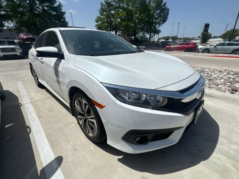 Used 2018 Honda Civic EX-T image 2