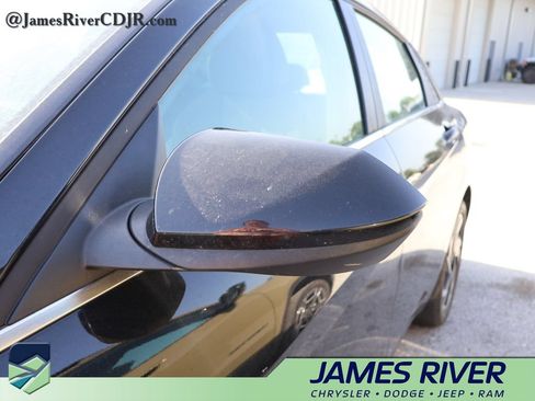 Used 2025 Hyundai Elantra SEL FWD image 11