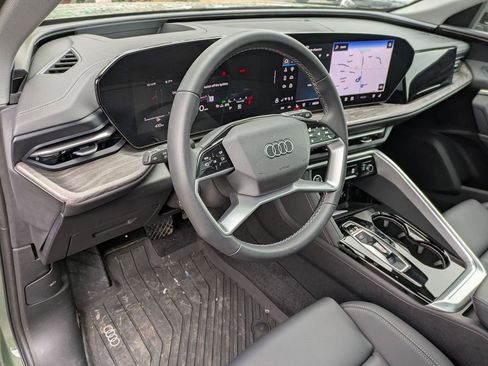 Certified 2025 Audi Q5 2.0T Premium Plus w/ Premium Plus image 9