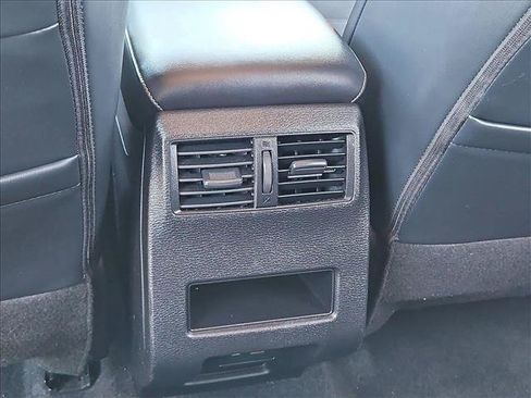 Used 2024 Mitsubishi Outlander SE FWD image 17