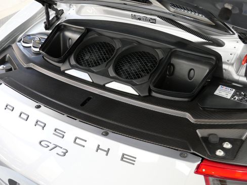 Used 2018 Porsche 911 GT3 RWD image 46
