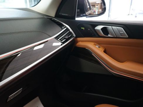 Used 2019 BMW X7 xDrive50i w/ Premium Package AWD/4WD image 50