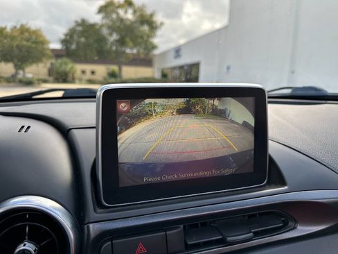 Used 2018 FIAT 124 Spider Abarth image 37