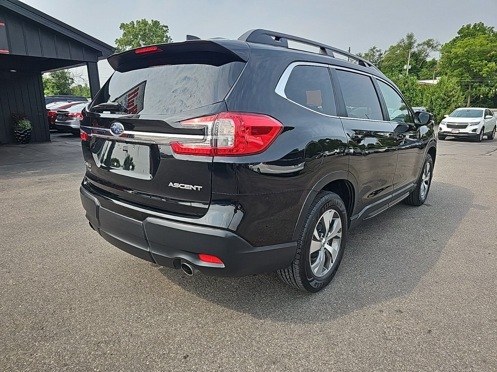 Used 2024 Subaru Ascent Premium AWD/4WD image 3