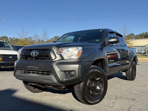 Used 2015 Toyota Tacoma PreRunner w/ Convenience Package image 1