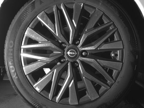 Used 2025 Nissan Altima 2.5 SV image 15