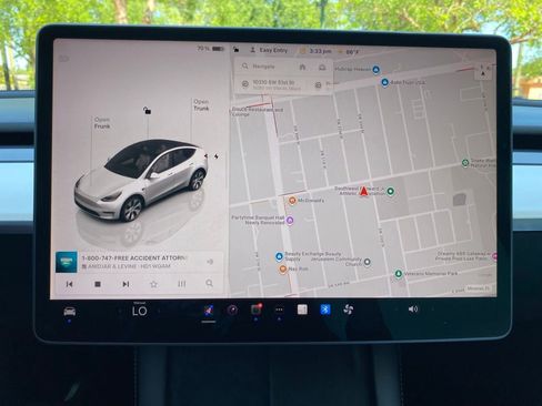 Used 2022 Tesla Model Y Long Range AWD/4WD image 24