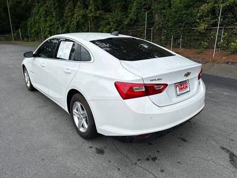 Used 2025 Chevrolet Malibu LS FWD image 3