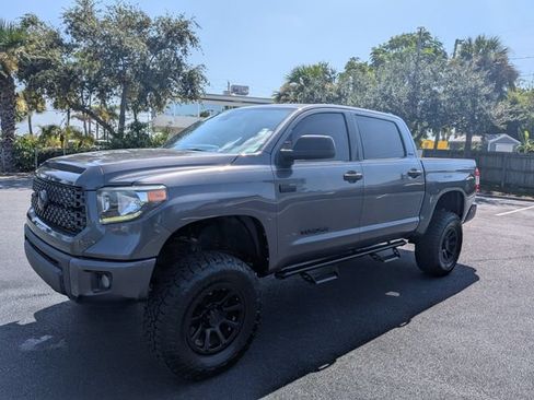 Used 2020 Toyota Tundra SR5 w/ SR5 Upgrade Package AWD/4WD image 8