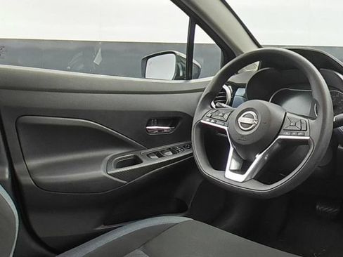 Used 2025 Nissan Versa SV FWD image 18
