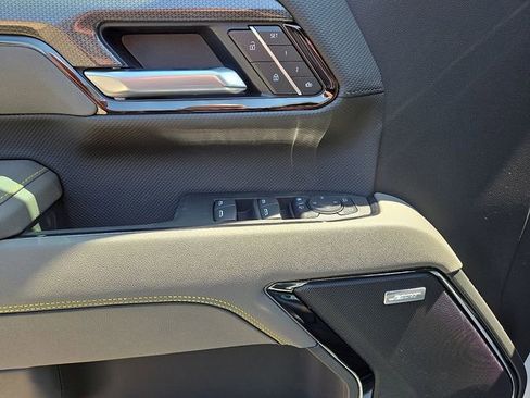 New 2026 Chevrolet Silverado 2500 ZR2 AWD/4WD image 10