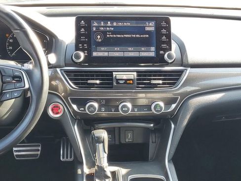 Used 2018 Honda Accord Sport image 30